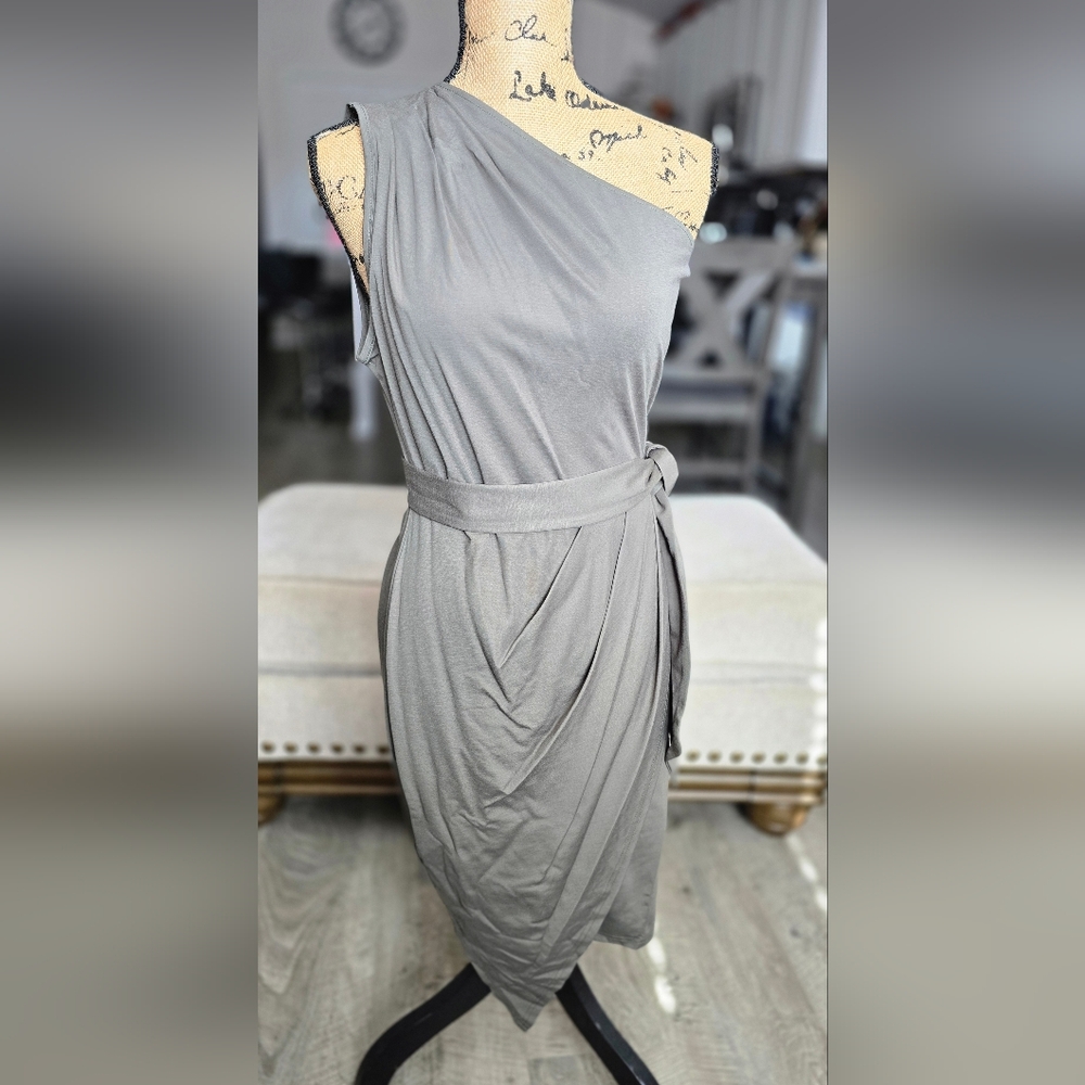 Elegant Olive Green One-Shoulder Dress